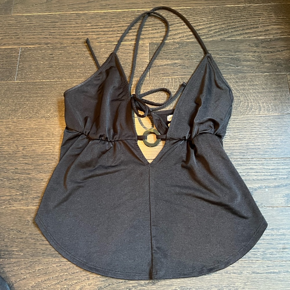 Open back cropped tank top